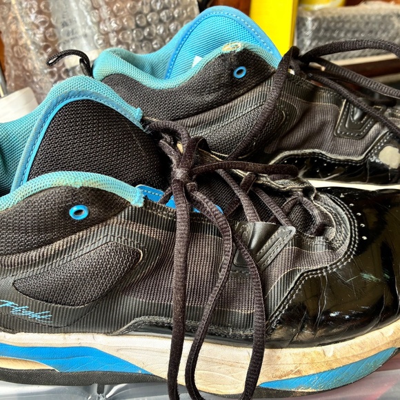 Air Jordan Flight Shoes (Size 9.5) - Picture 2 of 4